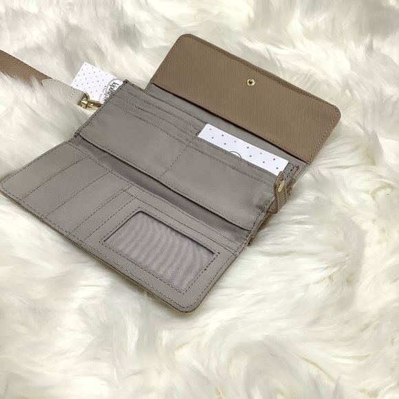 KIPLING HOPPY WRISTLET (SOLD!!!!) - Picture 4 of 6